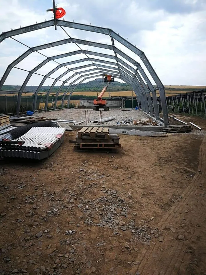 Hambar în livada de cireșe — fotografie 4 din proiect
